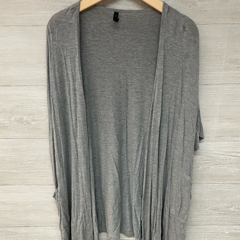 | Savvi | light weight shawl. OS. - Picture 1 of 4